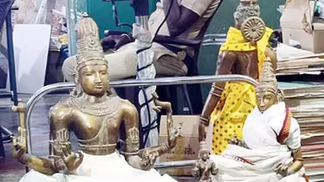 Ekambarnath मंदिर की उत्सव मूर्तियों को बनाने में सोने की धोखाधड़ी: कोर्ट के दस्तावेज़ों से पुष्टि हुई Ekambarnath मंदिर की उत्सव मूर्तियों को बनाने में सोने की धोखाधड़ी: कोर्ट के दस्तावेज़ों से पुष्टि हुई