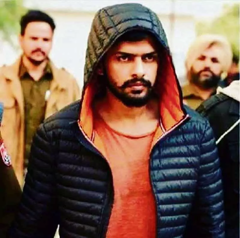 लॉरेंस बिश्नोई गैंग का मुख्य सदस्य US से लौटते ही Delhi एयरपोर्ट पर पकड़ा गया लॉरेंस बिश्नोई गैंग का मुख्य सदस्य US से लौटते ही Delhi एयरपोर्ट पर पकड़ा गया