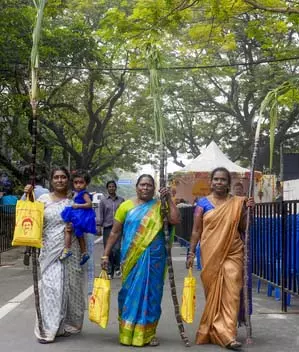 तमिलनाडु सरकार राशन कार्ड धारकों के लिए 3,000 रुपए की पोंगल गिफ्ट योजना शुरू करेगी तमिलनाडु सरकार राशन कार्ड धारकों के लिए 3,000 रुपए की पोंगल गिफ्ट योजना शुरू करेगी