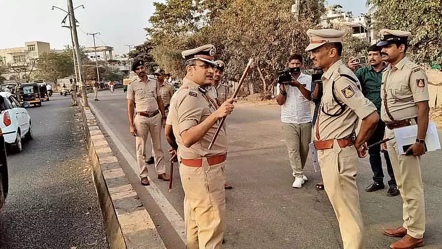 Karnataka : बल्लारी को नए इंस्पेक्टर जनरल और सुपरिटेंडेंट ऑफ़ पुलिस मिले Karnataka : बल्लारी को नए इंस्पेक्टर जनरल और सुपरिटेंडेंट ऑफ़ पुलिस मिले