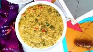 Makar Sankranti 2026:जानें मकर संक्रांति पर क्यों खाते हैं खिचड़ी Makar Sankranti 2026:जानें मकर संक्रांति पर क्यों खाते हैं खिचड़ी