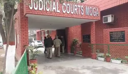 कोर्ट को धमकी भरा ई-मेल मिलने से हड़कंप, परिसर खाली करवाकर पुलिस ने की चप्पे-चप्पे की जांच कोर्ट को धमकी भरा ई-मेल मिलने से हड़कंप, परिसर खाली करवाकर पुलिस ने की चप्पे-चप्पे की जांच