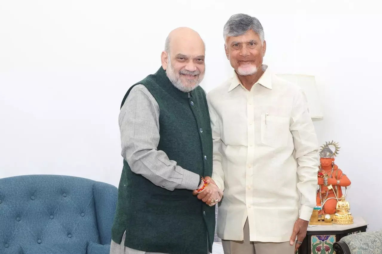 राजधानी को लेकर चंद्रबाबू ने अमित शाह के सामने रखी मांग राजधानी को लेकर चंद्रबाबू ने अमित शाह के सामने रखी मांग