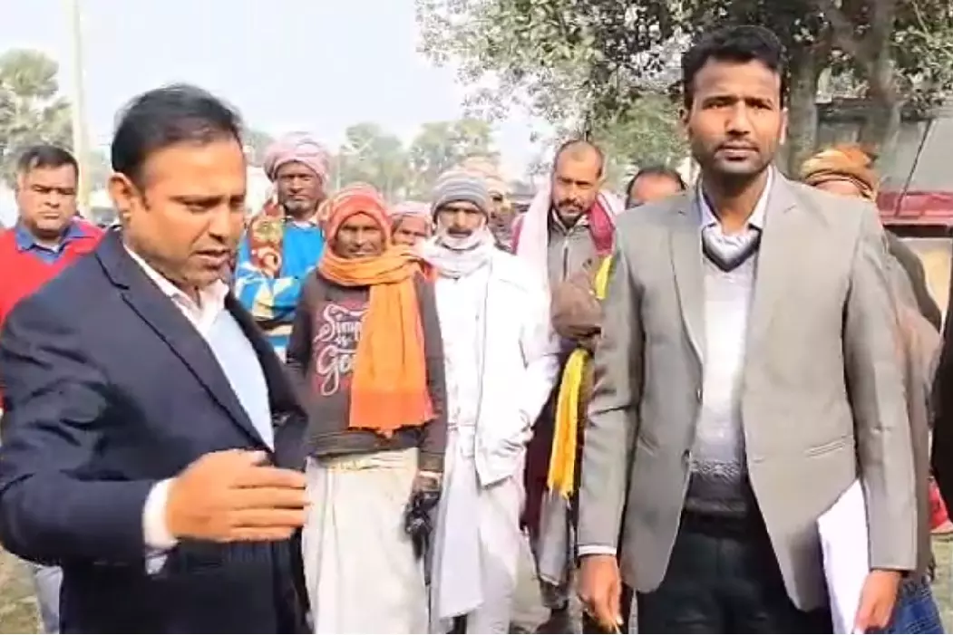 Bhagalpur डीएम ने किसानों से ई-केवाईसी कराने की अपील की Bhagalpur डीएम ने किसानों से ई-केवाईसी कराने की अपील की