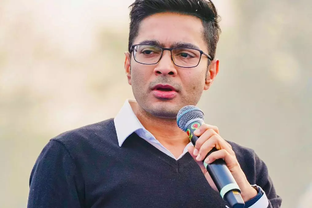 Bengal वोटर लिस्ट मामले में अवैध घुसपैठियों की जांच की अपील Bengal वोटर लिस्ट मामले में अवैध घुसपैठियों की जांच की अपील