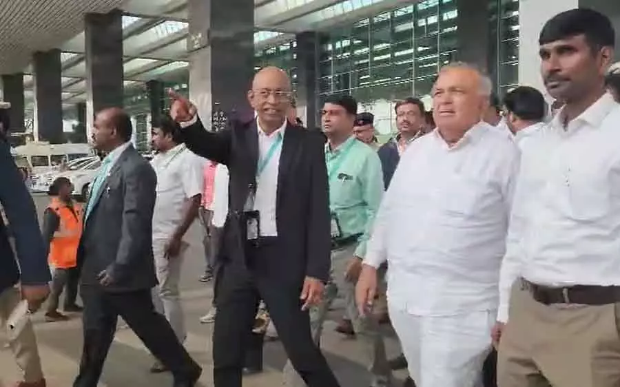 बैंगलोर एयरपोर्ट KIA के नए पार्किंग नियम: Minister Ramalinga Tarat बैंगलोर एयरपोर्ट KIA के नए पार्किंग नियम: Minister Ramalinga Tarat