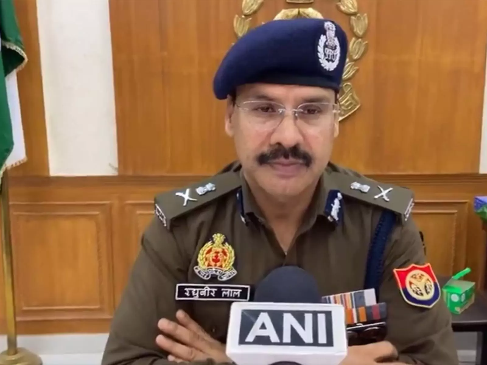 Kanpur Police ने नाबालिग से बलात्कार के मामले में संदिग्ध को गिरफ्तार किया, सब-इंस्पेक्टर फरार Kanpur Police ने नाबालिग से बलात्कार के मामले में संदिग्ध को गिरफ्तार किया, सब-इंस्पेक्टर फरार