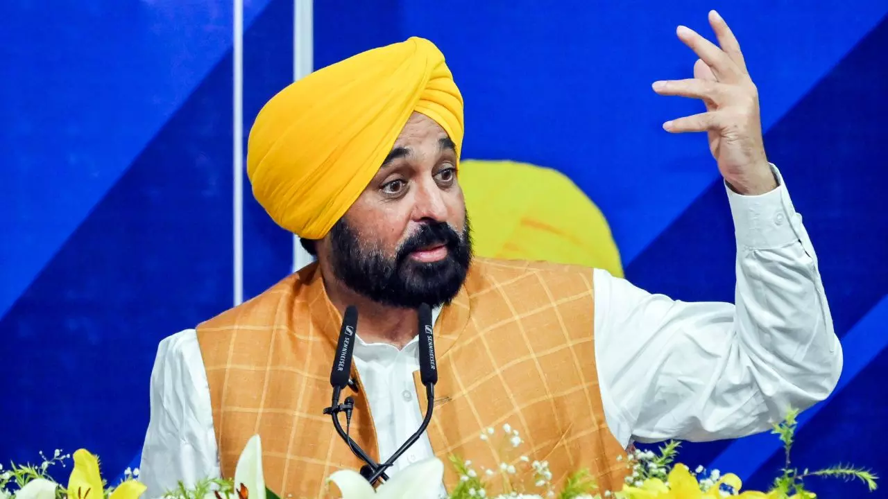 Chandigarh: SGPC ने CM के लाइव टेलीकास्ट प्रस्ताव पर किया विरोध Chandigarh: SGPC ने CM के लाइव टेलीकास्ट प्रस्ताव पर किया विरोध