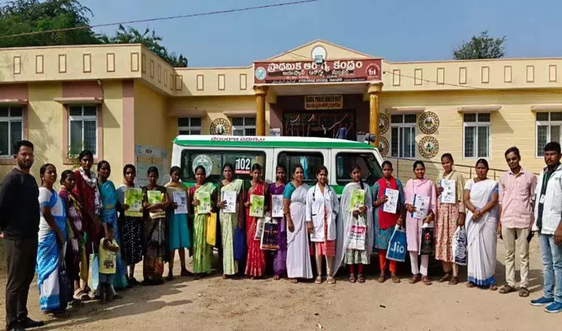 गुडिपल्ली Health Center ने गर्भवती महिलाओं के लिए 102 एम्बुलेंस के इस्तेमाल की सलाह दी गुडिपल्ली Health Center ने गर्भवती महिलाओं के लिए 102 एम्बुलेंस के इस्तेमाल की सलाह दी