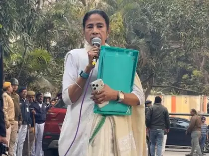 ED ने I-PAC पर छापे को लेकर CM ममता के दावों का खंडन किया ED ने I-PAC पर छापे को लेकर CM ममता के दावों का खंडन किया