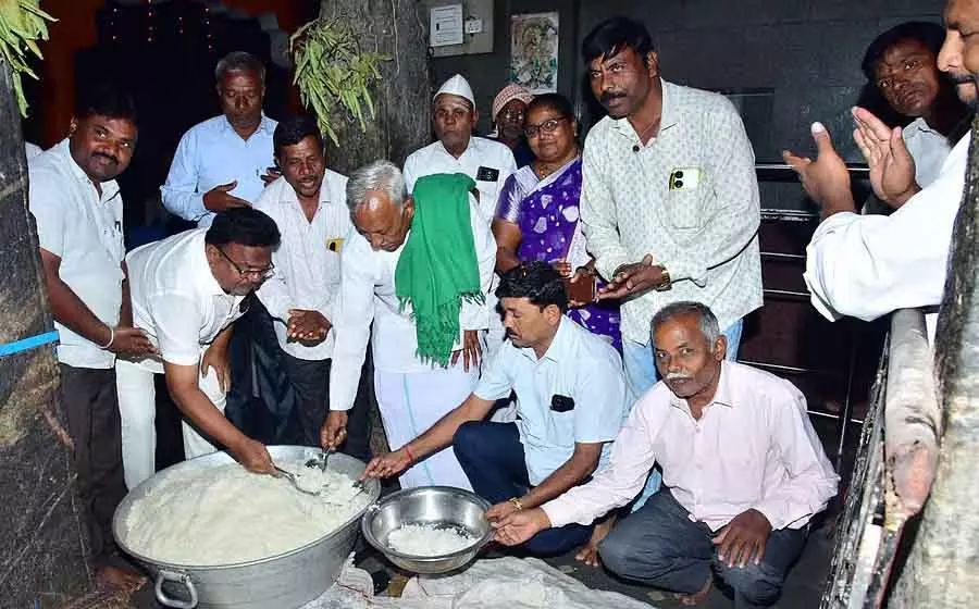 सीएम सिद्धारमैया हमेशा इतिहास में रहेंगे: D.D. Moranala सीएम सिद्धारमैया हमेशा इतिहास में रहेंगे: D.D. Moranala