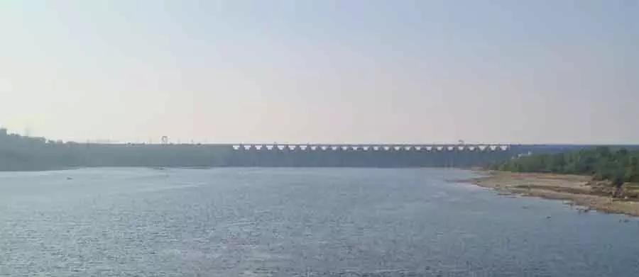 Karnataka : अलमाटी जलाशय में अचानक पानी का बहाव Karnataka : अलमाटी जलाशय में अचानक पानी का बहाव