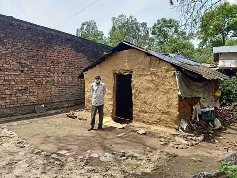 कांगड़ा जिले के लंबागांव ब्लॉक के 3,470 परिवारों को नए सर्वे के बाद BPL लिस्ट से हटा दिया गया कांगड़ा जिले के लंबागांव ब्लॉक के 3,470 परिवारों को नए सर्वे के बाद BPL लिस्ट से हटा दिया गया