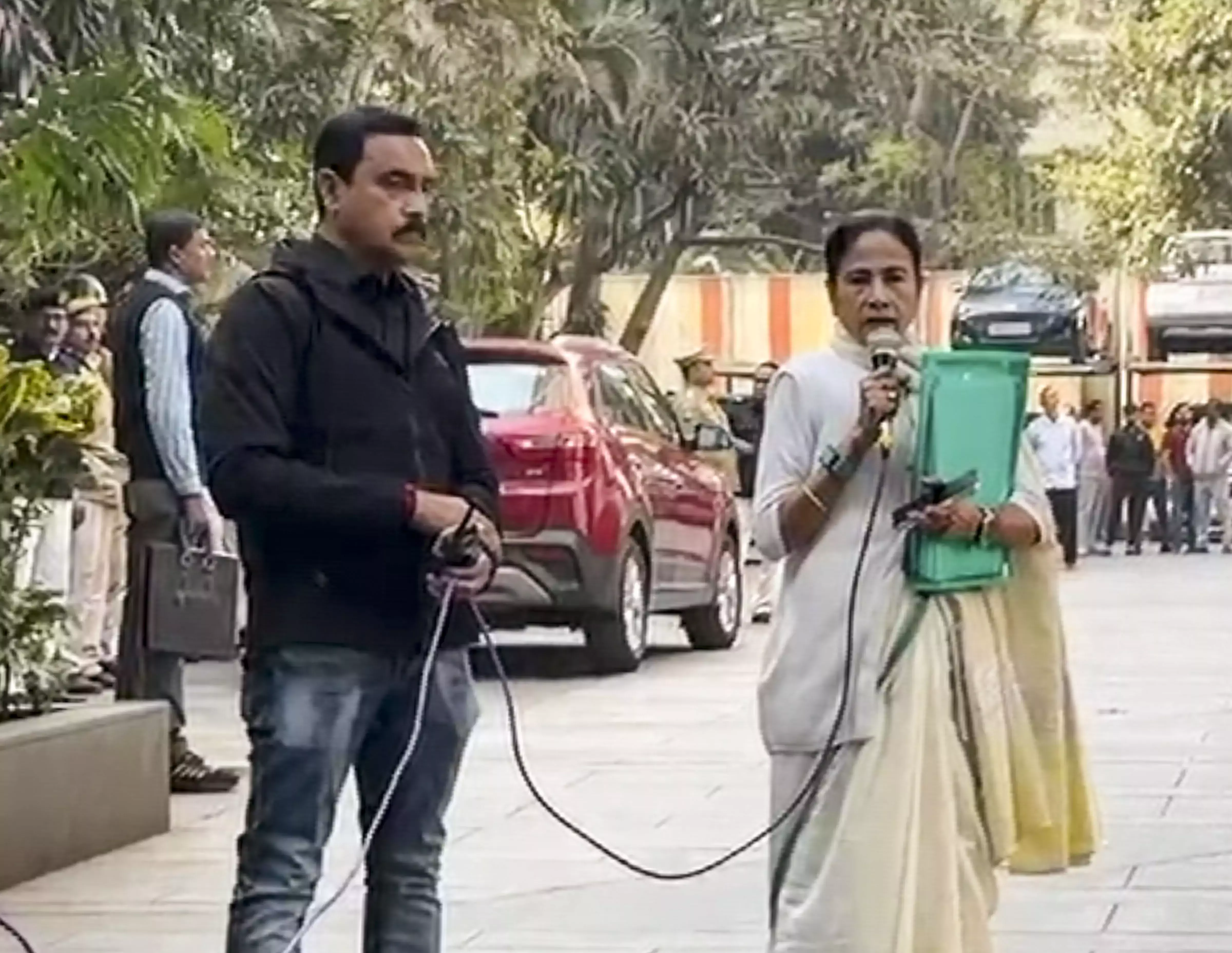 I-PAC पर ED की रेड: ममता ने सबसे घटिया गृह मंत्री पर आरोप लगाया I-PAC पर ED की रेड: ममता ने सबसे घटिया गृह मंत्री पर आरोप लगाया