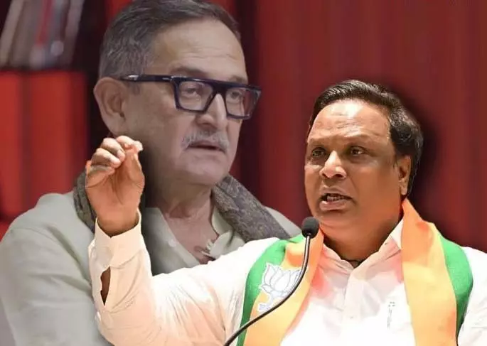 ठाकरे के इंटरव्यू के बाद BJP ने महेश मांजरेकर को राजनीति में आने से मना किया ठाकरे के इंटरव्यू के बाद BJP ने महेश मांजरेकर को राजनीति में आने से मना किया