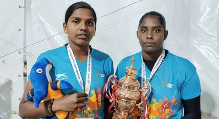 खेलो इंडिया बीच गेम्स 2026: हरियाणा की महिलाओं और दिल्ली के पुरुषों ने सेपक टकरा में जीता स्वर्ण खेलो इंडिया बीच गेम्स 2026: हरियाणा की महिलाओं और दिल्ली के पुरुषों ने सेपक टकरा में जीता स्वर्ण