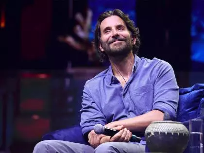 Bradley कूपर ने आखिरकार चल रही प्लास्टिक सर्जरी की अफवाहों पर जवाब दिया Bradley कूपर ने आखिरकार चल रही प्लास्टिक सर्जरी की अफवाहों पर जवाब दिया
