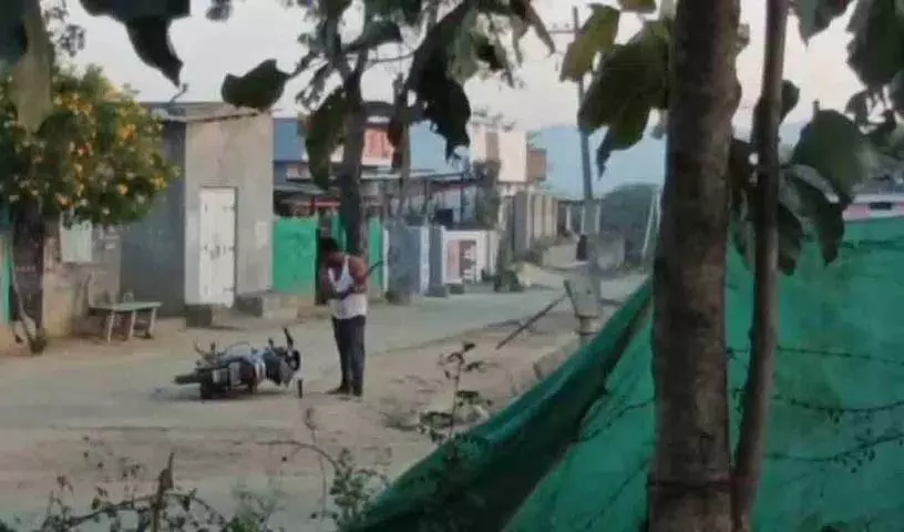 Singya Thanda गांव में युवक ने चाकू से किया हंगामा Singya Thanda गांव में युवक ने चाकू से किया हंगामा