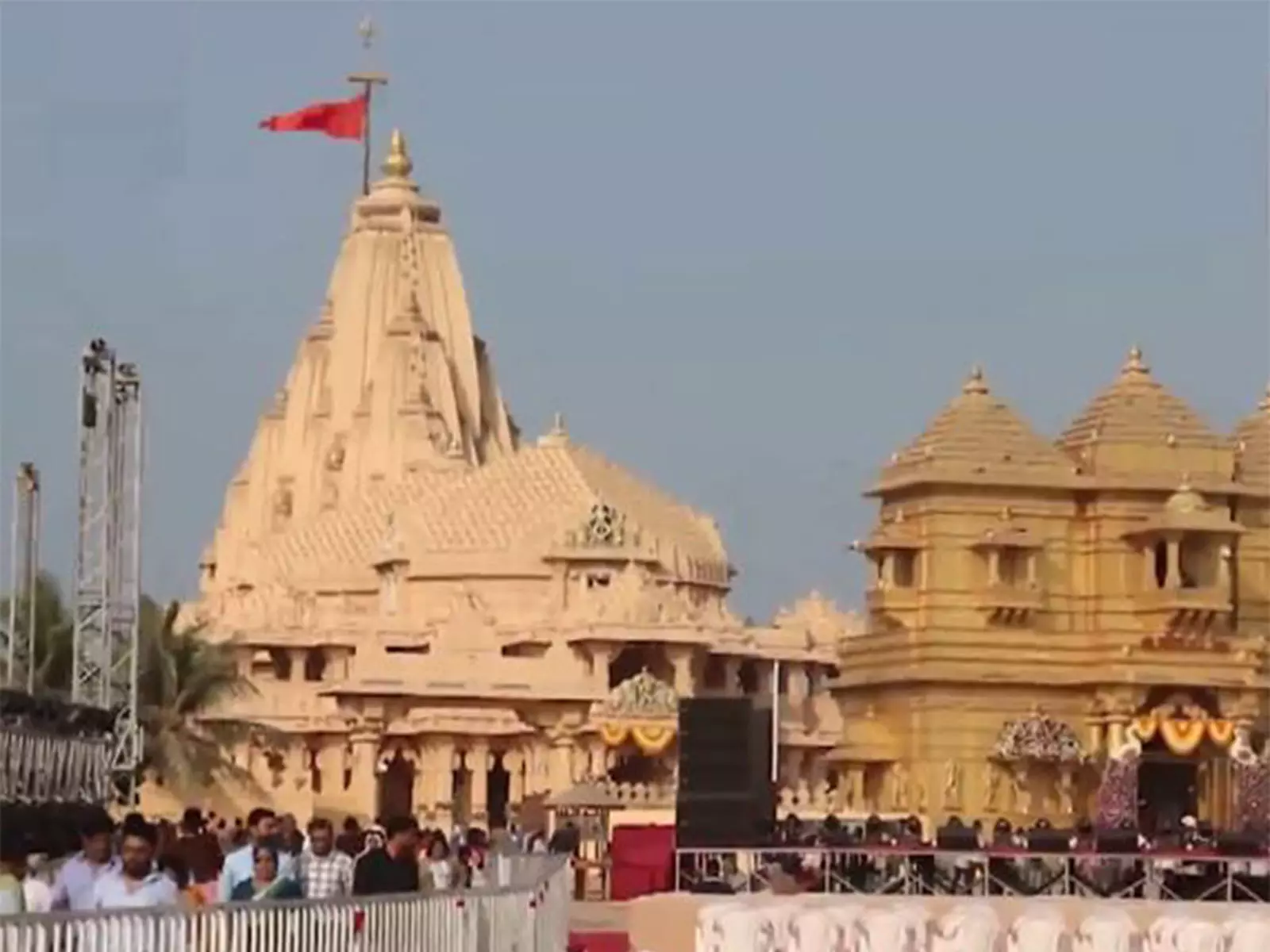 सोमनाथ स्वाभिमान पर्व: Somnath Temple में 72 घंटे का नॉन-स्टॉप ओंकार जाप शुरू सोमनाथ स्वाभिमान पर्व: Somnath Temple में 72 घंटे का नॉन-स्टॉप ओंकार जाप शुरू