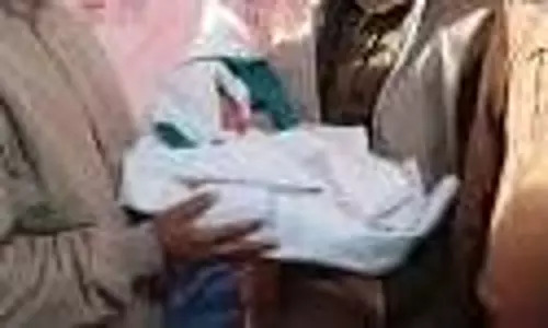 Jharkhand  : ट्रेन के टॉयलेट के डस्टबिन में नवजात मिलने से हड़कंप