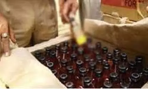 Rajasthan: अवैध शराब तस्करी पर बड़ी कार्रवाई, सेल्समैन समेत 3 गिरफ्तार