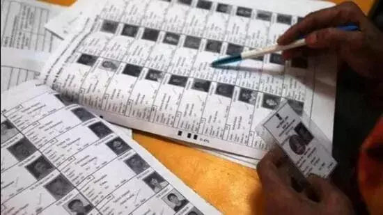 इलेक्टर मैपिंग के लिए जनता का सहयोग ज़रूरी : Chandigarh administration इलेक्टर मैपिंग के लिए जनता का सहयोग ज़रूरी : Chandigarh administration