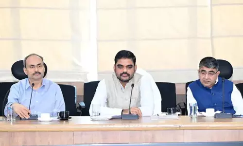 उद्योग मंत्री ने IOCL से ओडिशा में नेफ्था क्रैकर, यार्न प्रोजेक्ट्स के काम में तेज़ी लाने को कहा