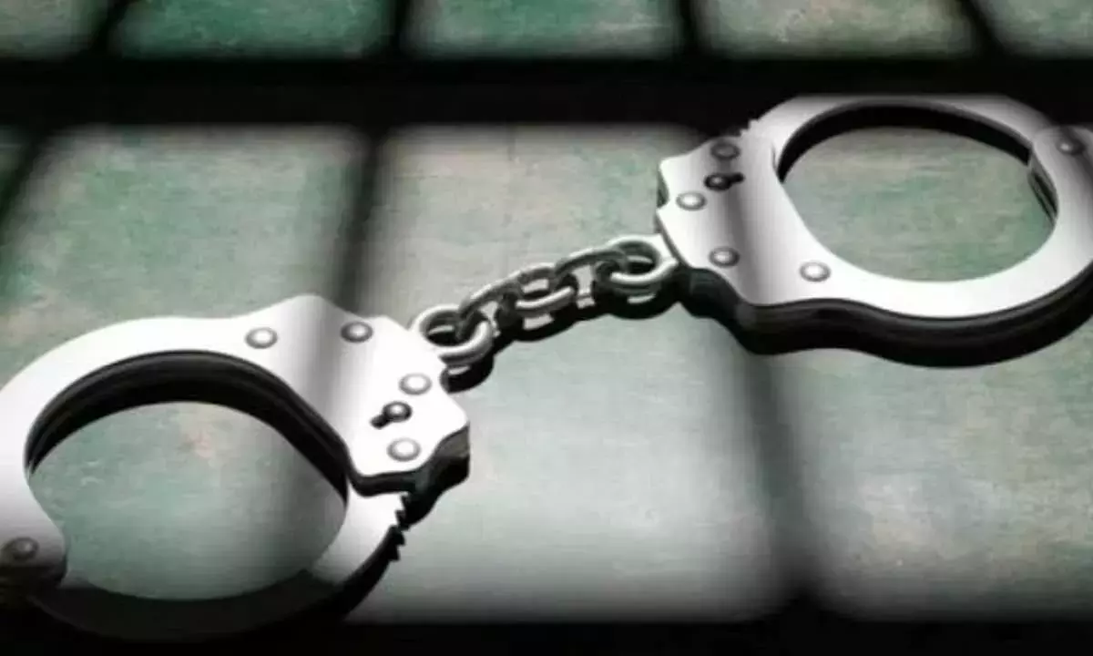 Police ने कांग्रेस पार्षद समेत 9 लोगों के खिलाफ FIR दर्ज की