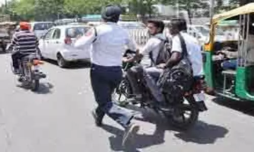 RTO KMR: पेंडिंग ट्रैफिक चालान 7 दिन में चुकाएं RTO KMR: पेंडिंग ट्रैफिक चालान 7 दिन में चुकाएं