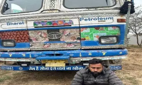 Rajasthan में घुसते ही 40 लाख रुपये की पंजाब की शराब ले जा रहा वाहन जब्त