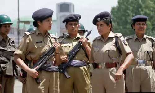 Lucknow: महिला पुलिसकर्मियों का प्रतिशत यूपी में बढ़ा Lucknow: महिला पुलिसकर्मियों का प्रतिशत यूपी में बढ़ा
