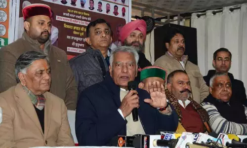 BJP ने मक्कड़ और अंगुराल के बीच मतभेद को कम करके आंका BJP ने मक्कड़ और अंगुराल के बीच मतभेद को कम करके आंका