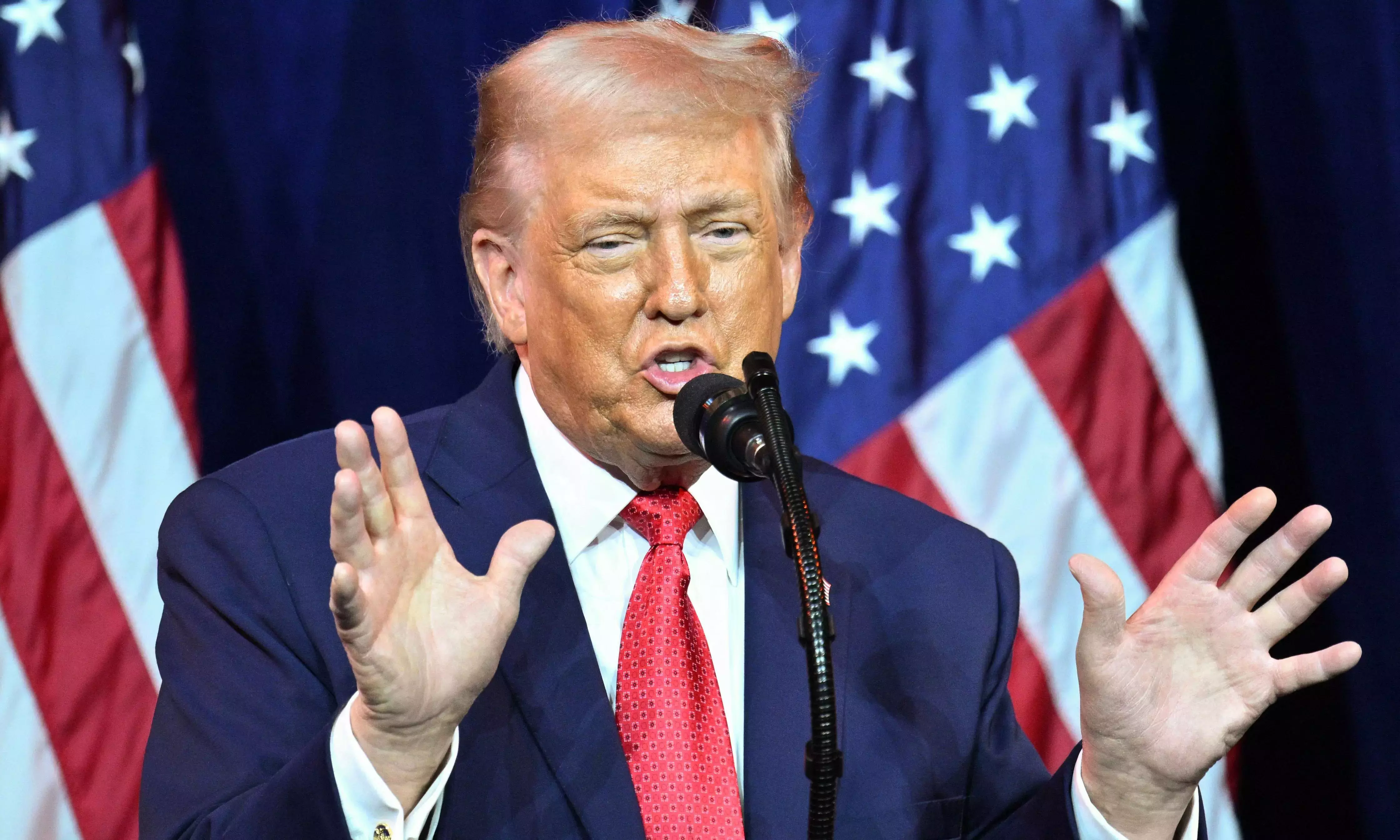 Trump ने कहा कि अगर प्रदर्शनकारियों को मारा गया तो अमेरिका ईरान पर बहुत ज़ोरदार हमला करेगा