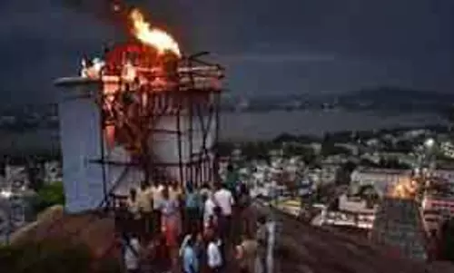 दीपम विवाद: राज्यपाल ने  Tamil Nadu सरकार पर निशाना साधा