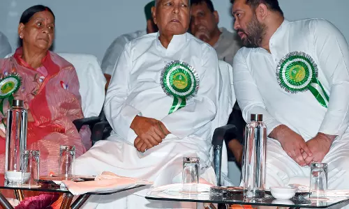 नौकरी के बदले जमीन मामला: दिल्ली कोर्ट ने लालू यादव और Rabri Devi पर आरोप तय करने के निर्देश दिए नौकरी के बदले जमीन मामला: दिल्ली कोर्ट ने लालू यादव और Rabri Devi पर आरोप तय करने के निर्देश दिए