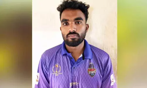 Car में बैठे यात्री को पीटने और उसका मोबाइल फोन चुराने के मामले में युवक गिरफ्तार Car में बैठे यात्री को पीटने और उसका मोबाइल फोन चुराने के मामले में युवक गिरफ्तार