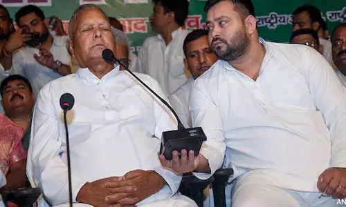 नौकरी के लिए ज़मीन मामले में Lalu के परिवार के खिलाफ़ क्रिमिनल केस दर्ज