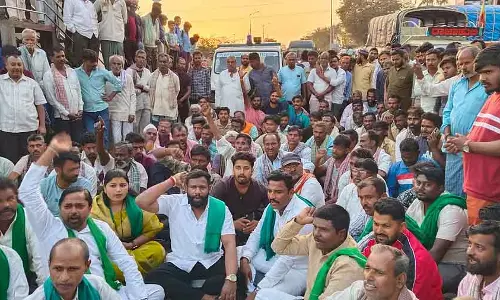 Karnataka ; इनामदारा फैक्ट्री हादसा, ₹1 करोड़ मुआवजे की मांग Karnataka ; इनामदारा फैक्ट्री हादसा, ₹1 करोड़ मुआवजे की मांग