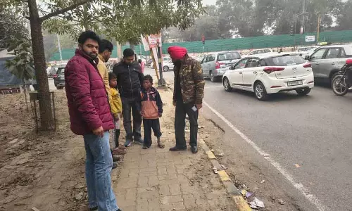प्रशासन ने बच्चों से भीख मांगने वालों पर कार्रवाई की, Amritsar में छह नाबालिगों को बचाया गया प्रशासन ने बच्चों से भीख मांगने वालों पर कार्रवाई की, Amritsar में छह नाबालिगों को बचाया गया