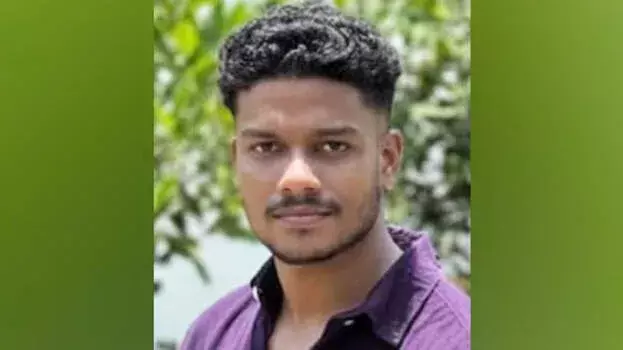 kerala: क्रिकेट गेम में दुखद घटना, 22 वर्षीय खिलाड़ी गिरा और चल बसा kerala: क्रिकेट गेम में दुखद घटना, 22 वर्षीय खिलाड़ी गिरा और चल बसा