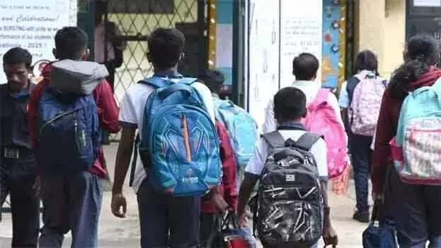 Kerala स्कूली छात्रों और अभिभावकों के लिए दो महत्वपूर्ण प्रस्तावों को लागू करेगा Kerala स्कूली छात्रों और अभिभावकों के लिए दो महत्वपूर्ण प्रस्तावों को लागू करेगा