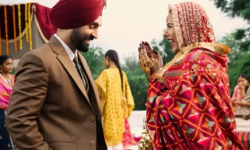 बॉर्डर 2 के अनुभव पर Sonam बाजवा ने जताई खुशी और पॉजिटिव भावना बॉर्डर 2 के अनुभव पर Sonam बाजवा ने जताई खुशी और पॉजिटिव भावना