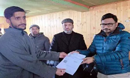 DDC Kupwara ने एचएसएस लालपोरा में ब्लॉक दिवस की अध्यक्षता की DDC Kupwara ने एचएसएस लालपोरा में ब्लॉक दिवस की अध्यक्षता की
