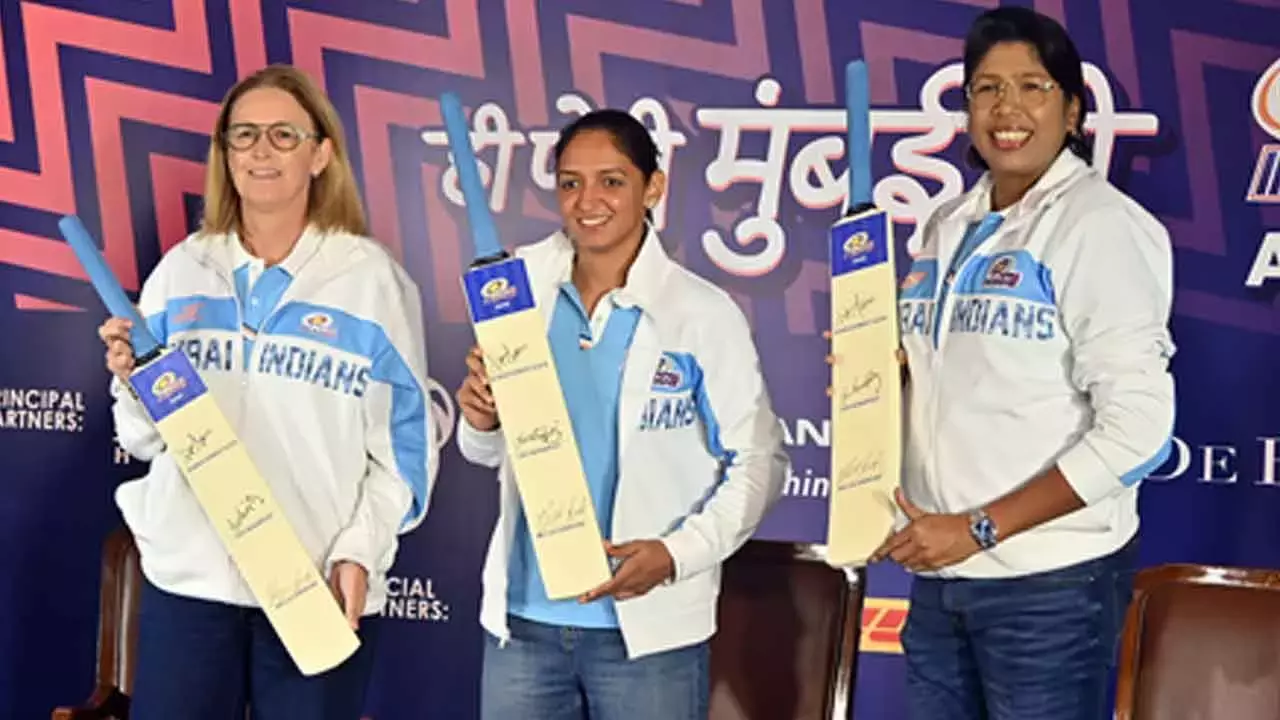 WPL 2026: MI vs RCB ओपनर से पहले हरमनप्रीत, मंधाना ने माहौल बनाया WPL 2026: MI vs RCB ओपनर से पहले हरमनप्रीत, मंधाना ने माहौल बनाया