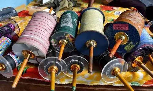 Metpally में पतंग उड़ाते समय चाइना मांझे से चार साल का बच्चा घायल Metpally में पतंग उड़ाते समय चाइना मांझे से चार साल का बच्चा घायल