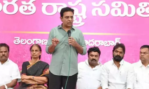KTR की जिलेवार बैठकों के बीच BRS ने नगर निगम चुनाव की तैयारियां तेज कर दीं