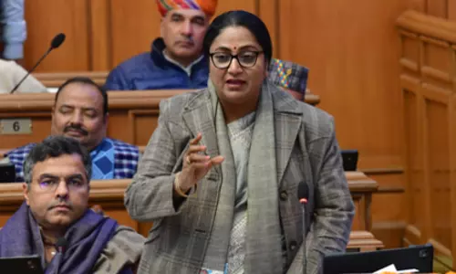 ‘मेहनती महिला CM से जलन’—रेखा गुप्ता का AAP पर तीखा हमला ‘मेहनती महिला CM से जलन’—रेखा गुप्ता का AAP पर तीखा हमला