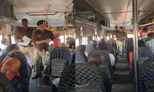 सड़क सुरक्षा माह के तहत यात्री वाहनों व स्कूल बसों की सघन जांच, 16,900 की चालानी कार्रवाई सड़क सुरक्षा माह के तहत यात्री वाहनों व स्कूल बसों की सघन जांच, 16,900 की चालानी कार्रवाई