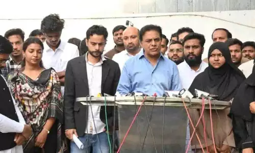 जमीन विवाद के बीच KTR ने MANUU के छात्रों को समर्थन का आश्वासन दिया