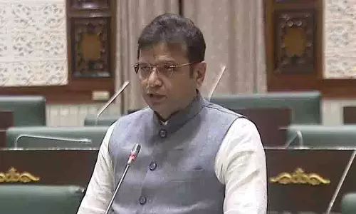 Sridhar बाबू ने युवाओं के विरोध के बीच किया बयान स्पष्ट Sridhar बाबू ने युवाओं के विरोध के बीच किया बयान स्पष्ट